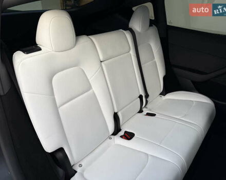 Сірий Тесла Model Y, об'ємом двигуна 0 л та пробігом 28 тис. км за 27900 $, фото 48 на Automoto.ua