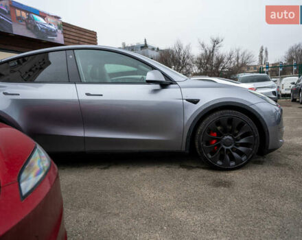 Серый Тесла Model Y, объемом двигателя 0 л и пробегом 61 тыс. км за 32500 $, фото 4 на Automoto.ua