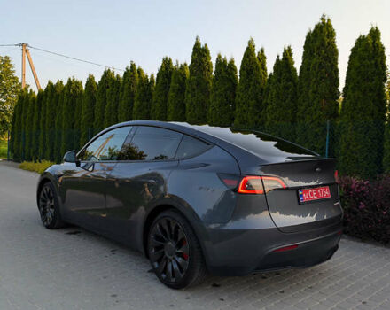 Серый Тесла Model Y, объемом двигателя 0 л и пробегом 47 тыс. км за 26000 $, фото 3 на Automoto.ua