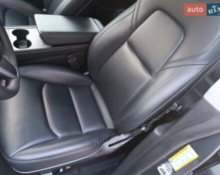 Серый Тесла Model Y, объемом двигателя 0 л и пробегом 43 тыс. км за 33333 $, фото 23 на Automoto.ua