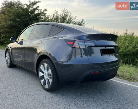 Серый Тесла Model Y, объемом двигателя 0 л и пробегом 27 тыс. км за 28900 $, фото 6 на Automoto.ua