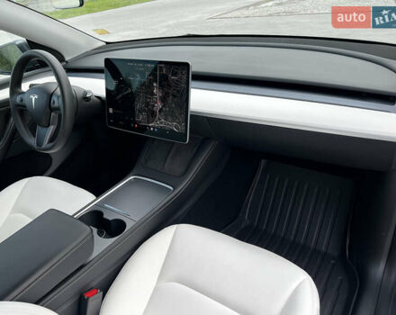 Серый Тесла Model Y, объемом двигателя 0 л и пробегом 55 тыс. км за 26900 $, фото 55 на Automoto.ua