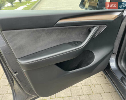 Серый Тесла Model Y, объемом двигателя 0 л и пробегом 35 тыс. км за 29200 $, фото 15 на Automoto.ua