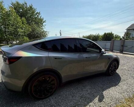 Серый Тесла Model Y, объемом двигателя 0 л и пробегом 27 тыс. км за 30400 $, фото 2 на Automoto.ua