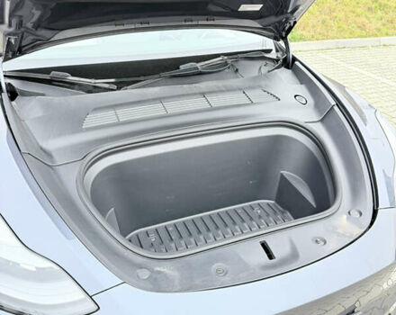 Серый Тесла Model Y, объемом двигателя 0 л и пробегом 64 тыс. км за 27300 $, фото 15 на Automoto.ua