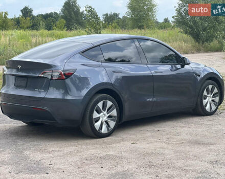 Серый Тесла Model Y, объемом двигателя 0 л и пробегом 40 тыс. км за 29990 $, фото 2 на Automoto.ua