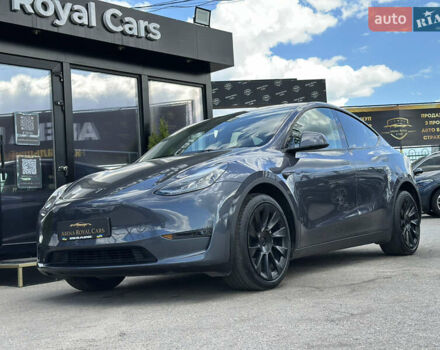 Серый Тесла Model Y, объемом двигателя 0 л и пробегом 46 тыс. км за 29900 $, фото 5 на Automoto.ua