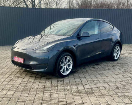 Серый Тесла Model Y, объемом двигателя 0 л и пробегом 20 тыс. км за 25500 $, фото 2 на Automoto.ua
