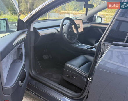 Серый Тесла Model Y, объемом двигателя 0 л и пробегом 49 тыс. км за 27000 $, фото 9 на Automoto.ua