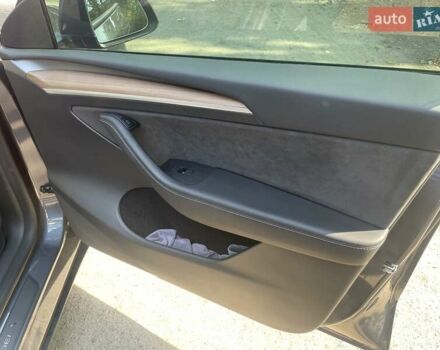 Серый Тесла Model Y, объемом двигателя 0 л и пробегом 31 тыс. км за 26500 $, фото 12 на Automoto.ua