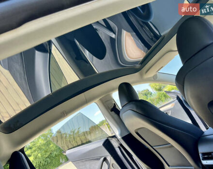 Серый Тесла Model Y, объемом двигателя 0 л и пробегом 45 тыс. км за 23700 $, фото 31 на Automoto.ua
