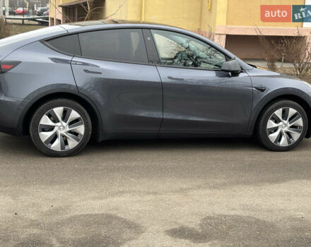 Серый Тесла Model Y, объемом двигателя 0 л и пробегом 20 тыс. км за 27000 $, фото 2 на Automoto.ua