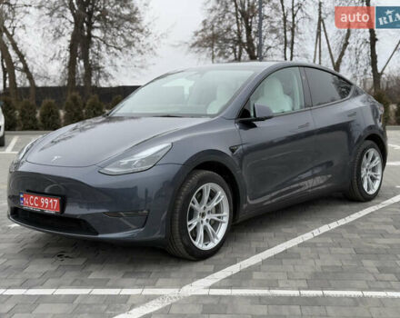 Серый Тесла Model Y, объемом двигателя 0 л и пробегом 27 тыс. км за 29500 $, фото 13 на Automoto.ua