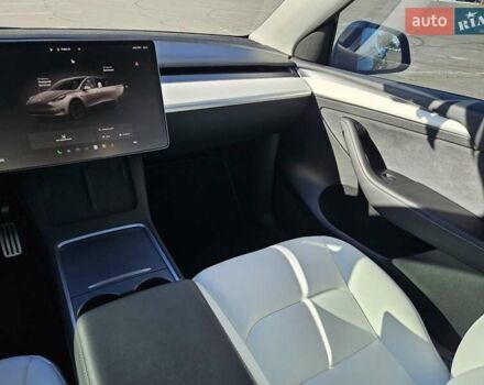 Серый Тесла Model Y, объемом двигателя 0 л и пробегом 29 тыс. км за 27900 $, фото 28 на Automoto.ua