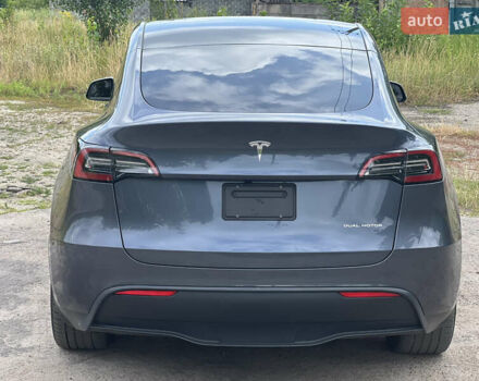 Серый Тесла Model Y, объемом двигателя 0 л и пробегом 40 тыс. км за 29990 $, фото 3 на Automoto.ua