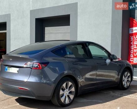 Серый Тесла Model Y, объемом двигателя 0 л и пробегом 18 тыс. км за 27300 $, фото 9 на Automoto.ua