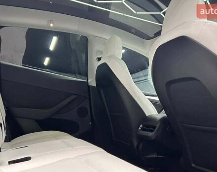 Серый Тесла Model Y, объемом двигателя 0 л и пробегом 27 тыс. км за 31000 $, фото 18 на Automoto.ua