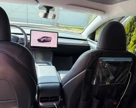 Серый Тесла Model Y, объемом двигателя 0 л и пробегом 27 тыс. км за 30400 $, фото 10 на Automoto.ua