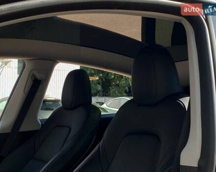 Серый Тесла Model Y, объемом двигателя 0 л и пробегом 18 тыс. км за 27300 $, фото 13 на Automoto.ua