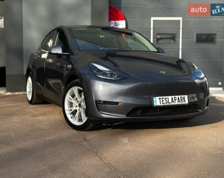 Сірий Тесла Model Y, об'ємом двигуна 0 л та пробігом 27 тис. км за 28999 $, фото 24 на Automoto.ua