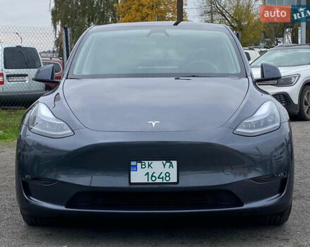 Серый Тесла Model Y, объемом двигателя 0 л и пробегом 26 тыс. км за 39000 $, фото 1 на Automoto.ua