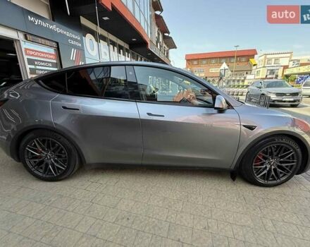 Серый Тесла Model Y, объемом двигателя 0 л и пробегом 20 тыс. км за 42900 $, фото 4 на Automoto.ua