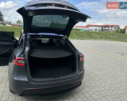 Серый Тесла Model Y, объемом двигателя 0 л и пробегом 9 тыс. км за 28950 $, фото 15 на Automoto.ua
