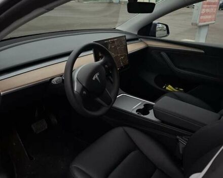 Серый Тесла Model Y, объемом двигателя 0 л и пробегом 15 тыс. км за 39500 $, фото 7 на Automoto.ua