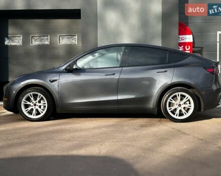 Сірий Тесла Model Y, об'ємом двигуна 0 л та пробігом 27 тис. км за 28999 $, фото 4 на Automoto.ua