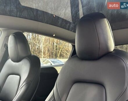 Сірий Тесла Model Y, об'ємом двигуна 0 л та пробігом 27 тис. км за 28999 $, фото 11 на Automoto.ua