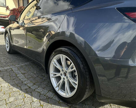 Тесла Model Y 2023 у Чернівцях на Automoto.ua Сірий Тесла Model Y, об'ємом двигуна 0 л та пробігом 20 тис. км за 23500 $, фото 4 на Automoto.ua