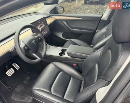 Серый Тесла Model Y, объемом двигателя 0 л и пробегом 44 тыс. км за 28900 $, фото 16 на Automoto.ua