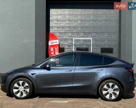 Серый Тесла Model Y, объемом двигателя 0 л и пробегом 32 тыс. км за 31999 $, фото 5 на Automoto.ua