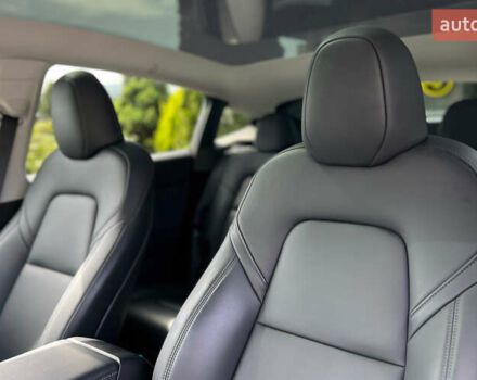 Серый Тесла Model Y, объемом двигателя 0 л и пробегом 16 тыс. км за 28999 $, фото 19 на Automoto.ua