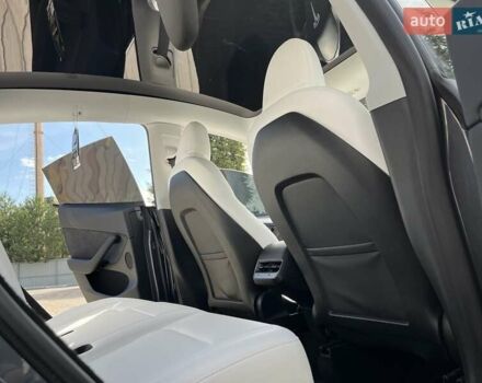 Серый Тесла Model Y, объемом двигателя 0 л и пробегом 28 тыс. км за 27900 $, фото 39 на Automoto.ua