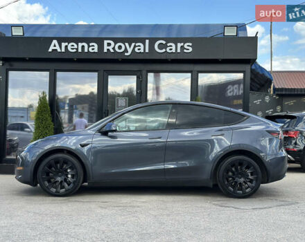 Серый Тесла Model Y, объемом двигателя 0 л и пробегом 46 тыс. км за 29900 $, фото 4 на Automoto.ua