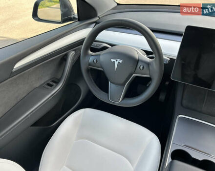 Серый Тесла Model Y, объемом двигателя 0 л и пробегом 55 тыс. км за 29500 $, фото 12 на Automoto.ua