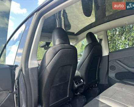 Сірий Тесла Model Y, об'ємом двигуна 0 л та пробігом 32 тис. км за 24700 $, фото 17 на Automoto.ua