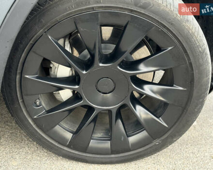 Серый Тесла Model Y, объемом двигателя 0 л и пробегом 46 тыс. км за 27500 $, фото 7 на Automoto.ua