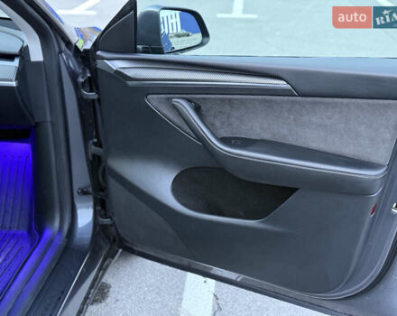 Сірий Тесла Model Y, об'ємом двигуна 0 л та пробігом 44 тис. км за 25500 $, фото 20 на Automoto.ua