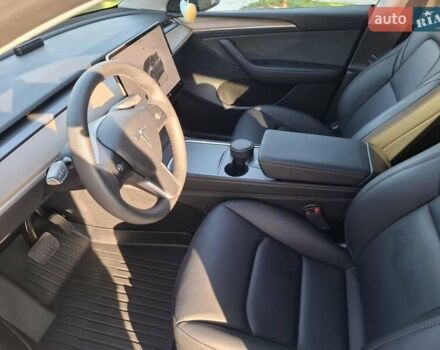 Серый Тесла Model Y, объемом двигателя 0 л и пробегом 29 тыс. км за 33500 $, фото 44 на Automoto.ua