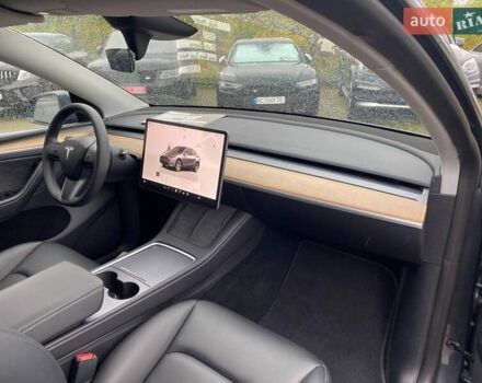 Серый Тесла Model Y, объемом двигателя 0 л и пробегом 30 тыс. км за 31700 $, фото 8 на Automoto.ua