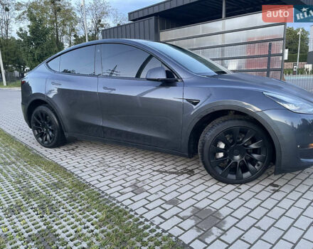 Серый Тесла Model Y, объемом двигателя 0 л и пробегом 107 тыс. км за 27000 $, фото 2 на Automoto.ua