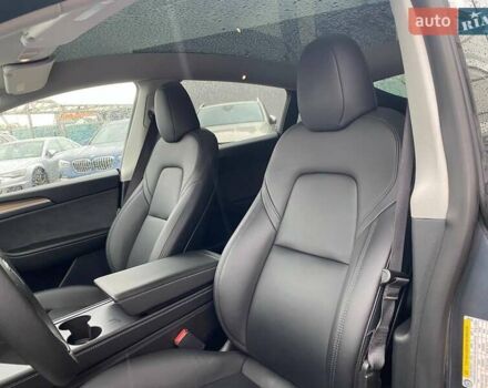 Серый Тесла Model Y, объемом двигателя 0 л и пробегом 30 тыс. км за 31700 $, фото 16 на Automoto.ua