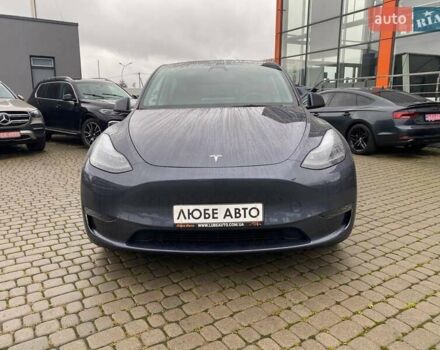 Серый Тесла Model Y, объемом двигателя 0 л и пробегом 30 тыс. км за 31700 $, фото 1 на Automoto.ua