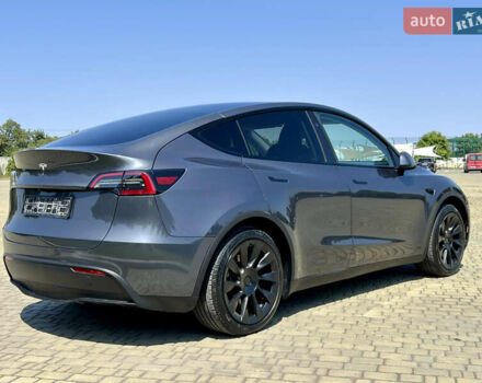 Серый Тесла Model Y, объемом двигателя 0 л и пробегом 45 тыс. км за 23700 $, фото 42 на Automoto.ua