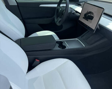 Серый Тесла Model Y, объемом двигателя 0 л и пробегом 24 тыс. км за 30500 $, фото 13 на Automoto.ua