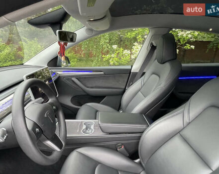 Серый Тесла Model Y, объемом двигателя 0 л и пробегом 19 тыс. км за 33700 $, фото 23 на Automoto.ua