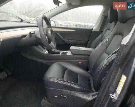 Серый Тесла Model Y, объемом двигателя 0 л и пробегом 35 тыс. км за 17000 $, фото 6 на Automoto.ua