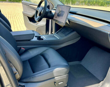 Серый Тесла Model Y, объемом двигателя 0 л и пробегом 45 тыс. км за 23700 $, фото 25 на Automoto.ua
